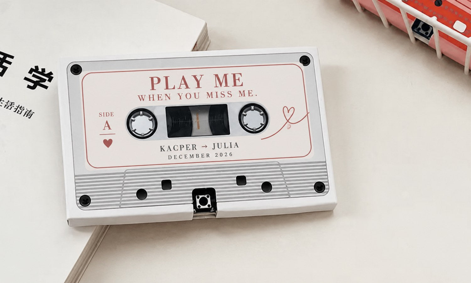 Kaseta Play Me w ciepłym wnętrzu